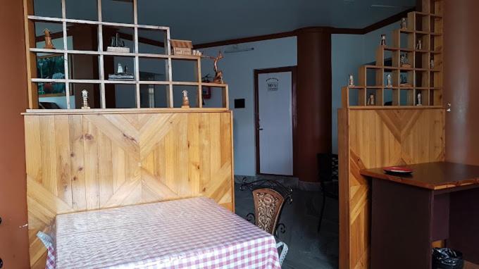 Hotel Holiday Hush Haven à Shillong Extérieur photo