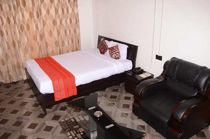 Hotel Holiday Hush Haven à Shillong Extérieur photo