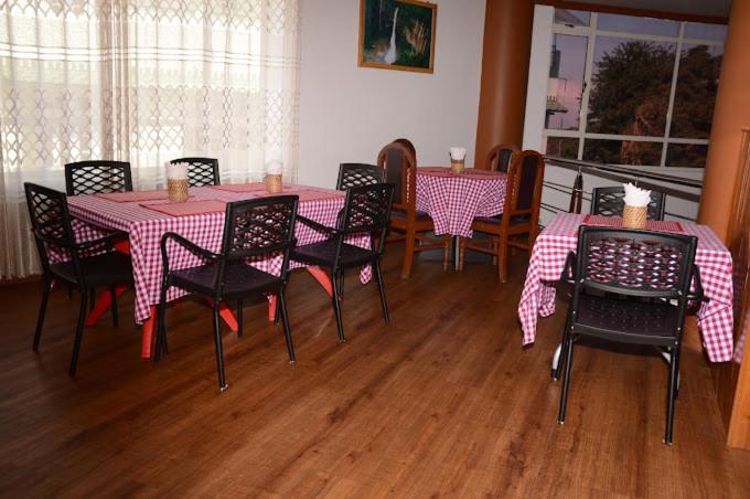 Hotel Holiday Hush Haven à Shillong Extérieur photo