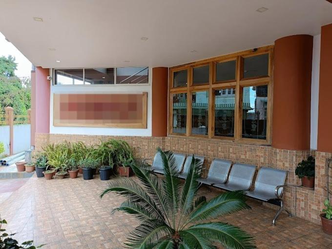 Hotel Holiday Hush Haven à Shillong Extérieur photo